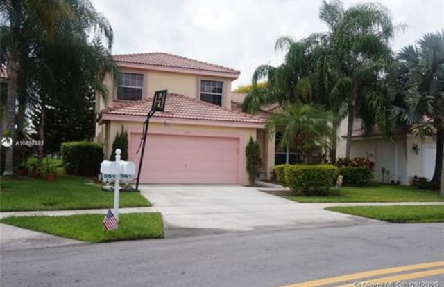561 Southwest 181st Avenue - 561 Southwest 181st Avenue, Pembroke Pines, FL 33029