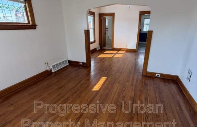 1380 Westlake Avenue - Upstairs Gallery 3
