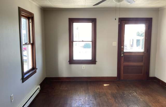 Charming 3-Bedroom, 1-Bathroom Single-Family Home Gallery 3
