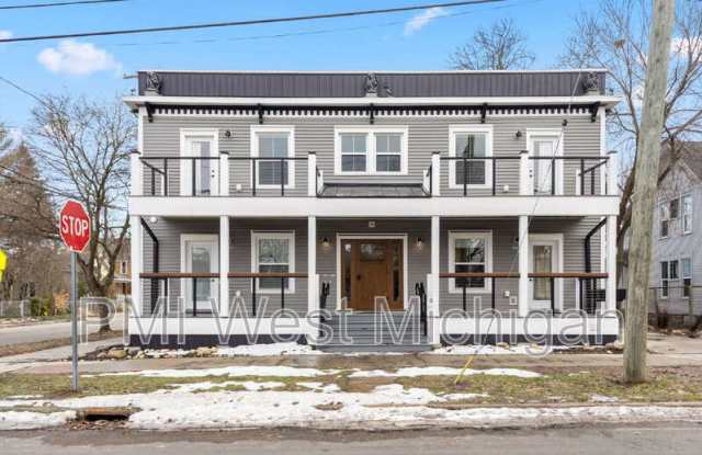 802 Douglas St NW photos photos