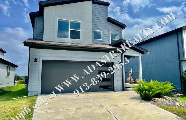 MOVE IN SPECIAL!! Beautiful Like New 4 Bed 4 Bath Home in Overland Park-Available NOW!! MOVE IN SPECIAL $400 OFF 2nd Month's Rent With December 1st or Sooner Move In!!! - 18013 Hauser Street, Overland Park, KS 66062