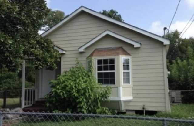 1315 East 33rd Street - 1315 East 33rd Street, Houston, TX 77022