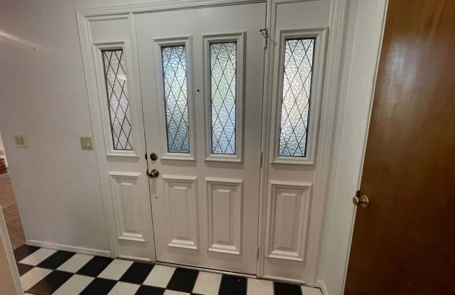 Gorgeous Townhouse In Spring Lake Gallery 4