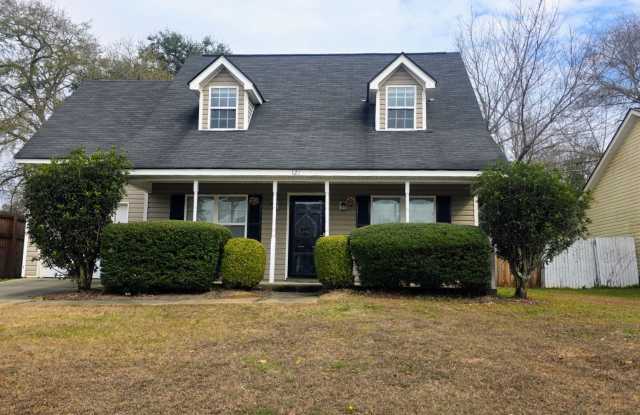 BEAUTIFUL HOUSE COMING AVAILABLE - 121 Danville Drive, Leesburg, GA 31763