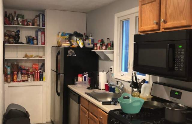 Large 4 bedroom house, South Oakland! Gallery 1