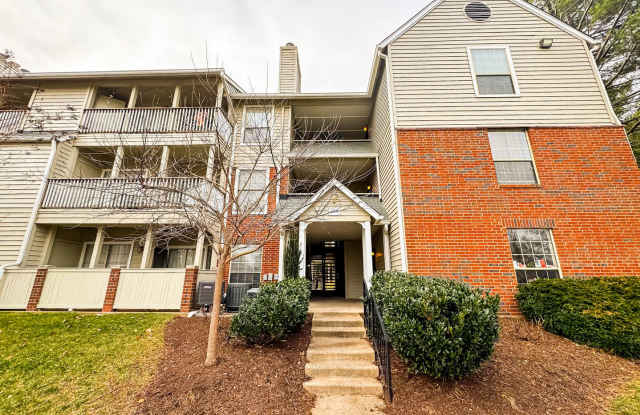 Beautiful 1 Bed 1 Bath Condo With Patio In Amenity-filled Penderbrooke Square - Water Included photos photos
