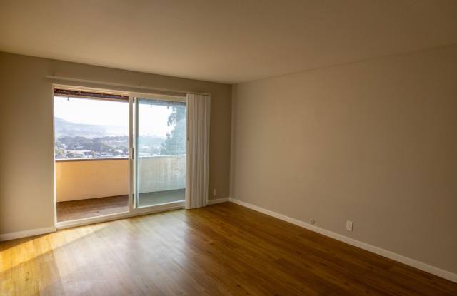 Beautiful 1 bedroom in Pacifica with ocean views! Gallery 2