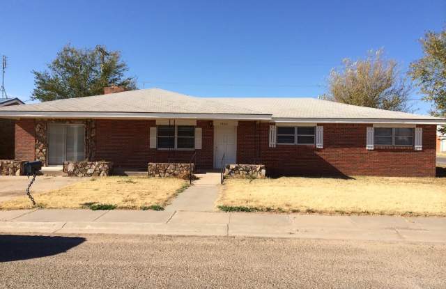 1802 S. Avenue A photos photos