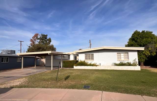 Scottsdale 4 Bed. 1.75 Bath located In Town  Country Division a Ralph Haver Home photos photos