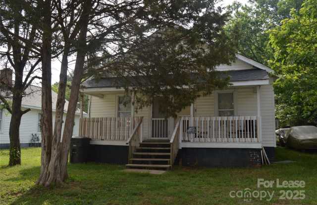 208 Wilson Street - 208 Wilson Street, Statesville, NC 28677