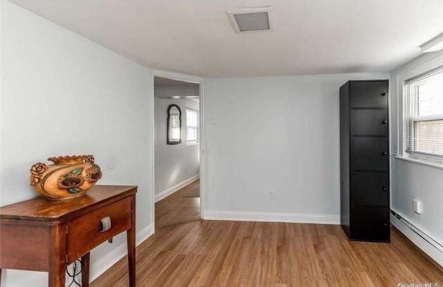 28 E Walnut Street photos photos