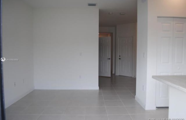 5942 Mustang Manor Gallery 4