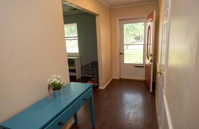 5085 Andover Road Gallery 2