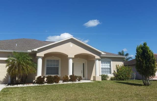 Lovely 3/2 single family home in Cape Coral photos photos