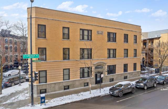 1900 N Lincoln Ave photos photos