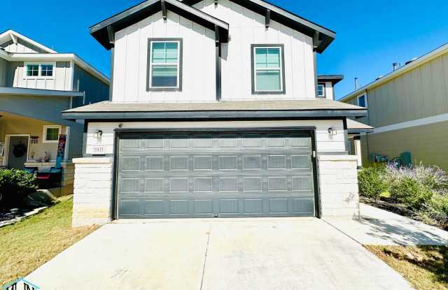 Beautifully maintained Two-Story 3-Bedroom, 2.5-Bath Home with Community Pool  Park! - 11935 Sitio Plains, Bexar County, TX 78254