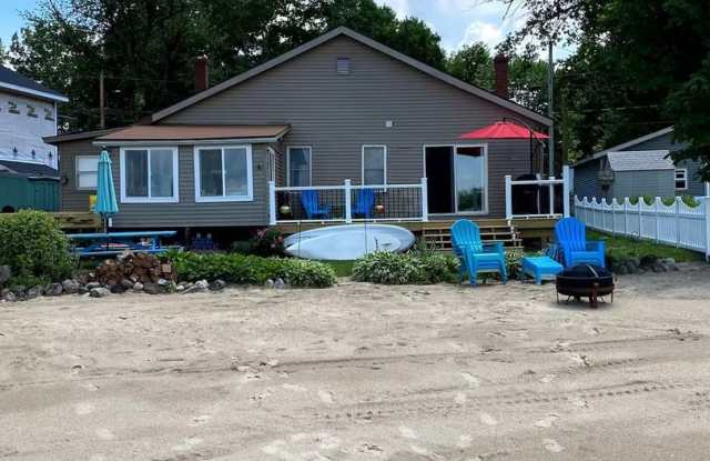 Charming 2BR Cottage on Lake in Niles photos photos