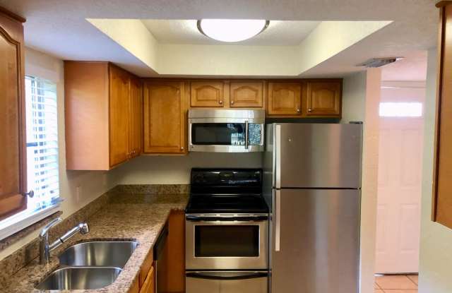 Two Bed/Two Bath Conveniently Located in Park View Condominiums, Close to Downtown Sarasota Gallery 4