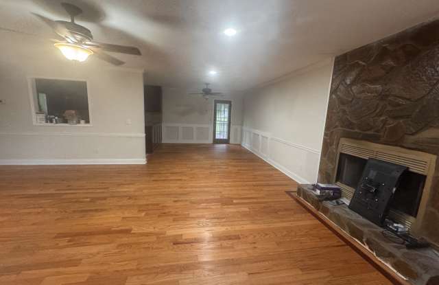 120 Nectarine Drive Gallery 3