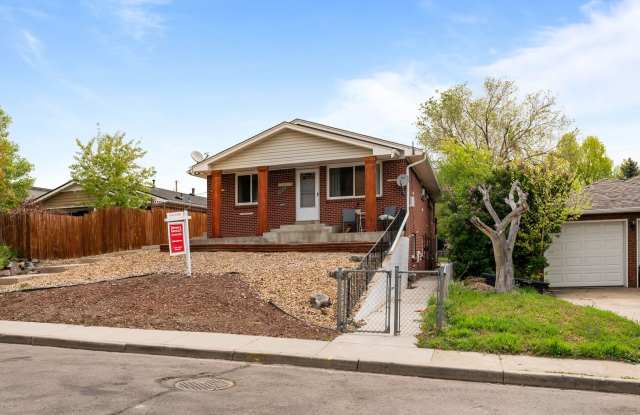 2Bed/1Bath in the Heart of Sloan’s Lake! Gallery 1