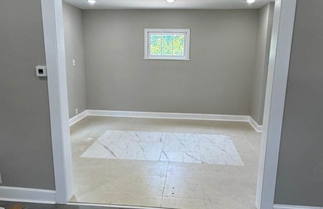 445 West 25th Street photos photos