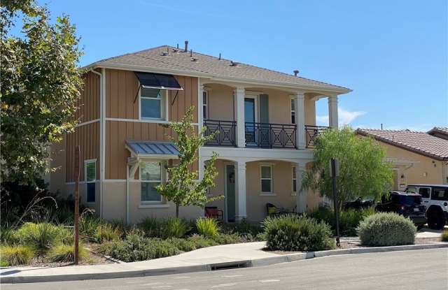 276 Radial - 276 Radial, Irvine, CA 92618