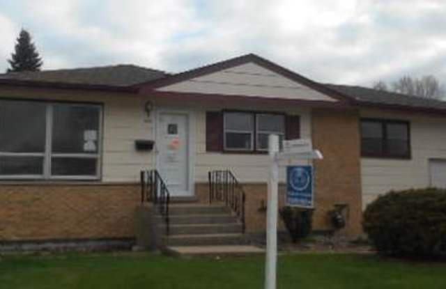 641 West Lake Manor Drive - 641 West Lake Manor Drive, Addison, IL 60101