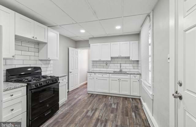 326 E AIRY Street photos photos