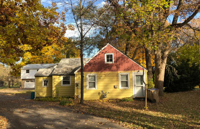 Cozy Two Bedroom Single Family in Country Like Setting photos photos
