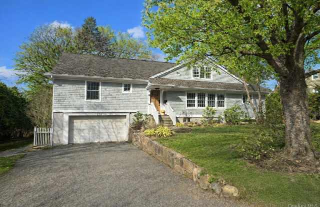 225 S Barry Avenue unit: Rent photos photos