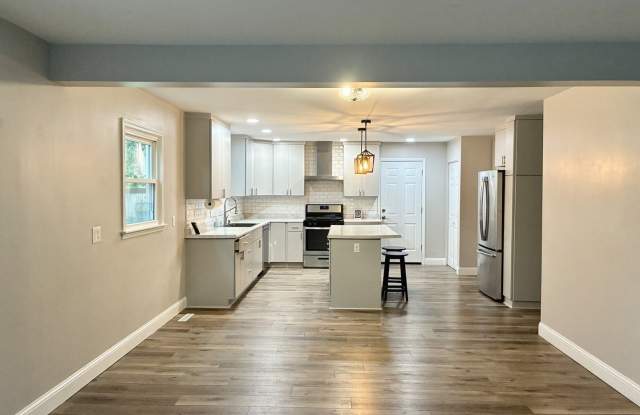 1810 Rebecca Drive Gallery 4