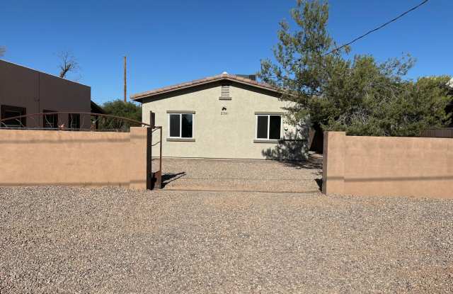 2750 La Verne photos photos