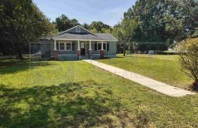804 Sandfield Road Gallery 2