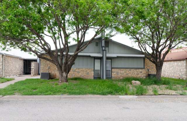 Spacious 3 bedroom, 2 bath townhome COMING SOON! photos photos