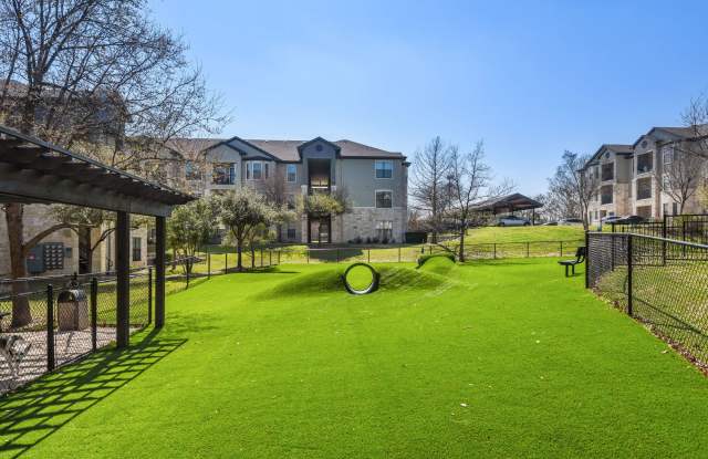 Collier Luxury Living Gallery 3