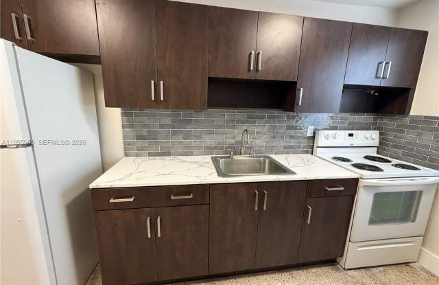 1607 NW 16th Ave photos photos