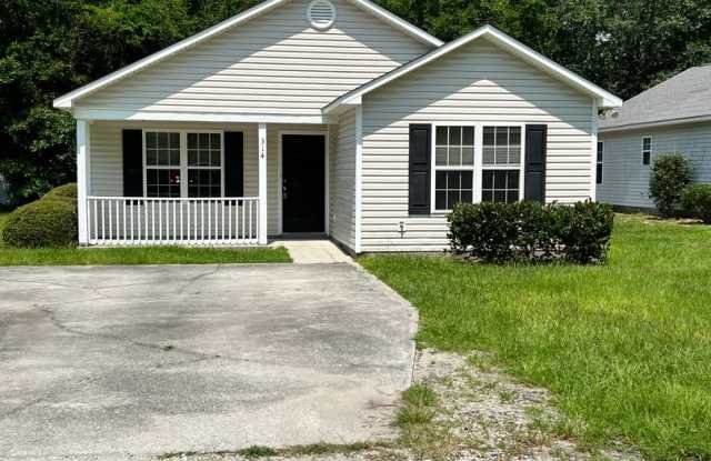 3 Bedroom 2 Bath House Available on Hillsdale Drive Gallery 1