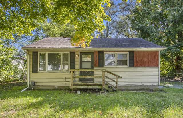 205 Pleasant Street - 205 Pleasant Street, Hartford, MI 49057