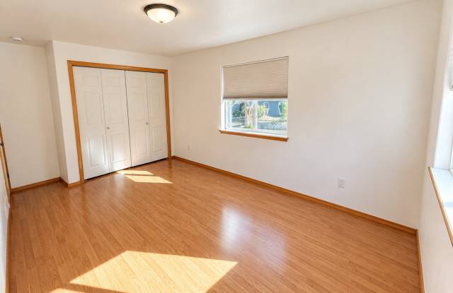 GORGEOUS MODERN LIVING IN NE BEND!!! Gallery 3