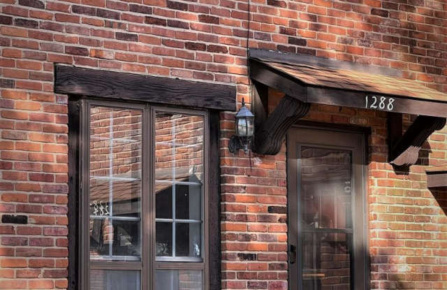 Updated 2 bedroom Townhome - University City photos photos
