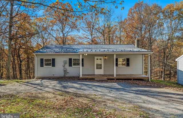 438 GLOYD Lane - 438 Gloyd Lane, Morgan County, WV 25422