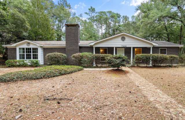 Central to Daphne - 7300 Cypress Avenue, Daphne, AL 36526