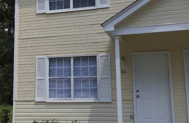 TWO BEDROOM TOWNHOUSE Gallery 1