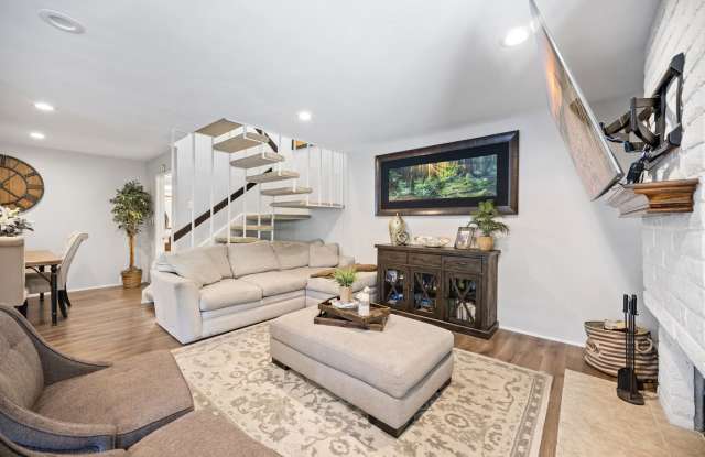 3 bed 2 bath move-in ready unit. photos photos