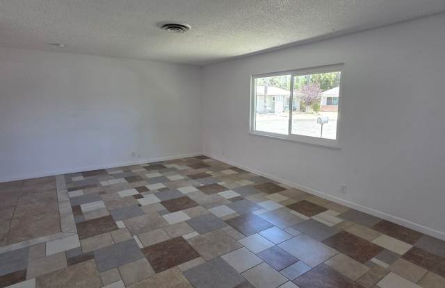 55+ Community Two Bedrooms One Bath Gallery 4