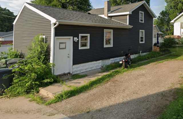 2 bed/1 bath Northside home Gallery 1
