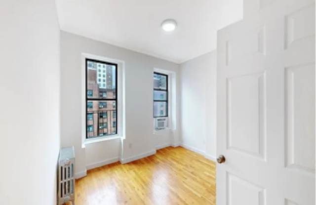 110 9th Ave Apt 2B photos photos