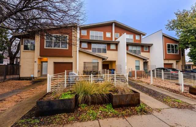 Modern Downtown Austin Living: 2 Suites, EV Charger, Gated Yard, and Unbeatable East Austin Vibes! photos photos