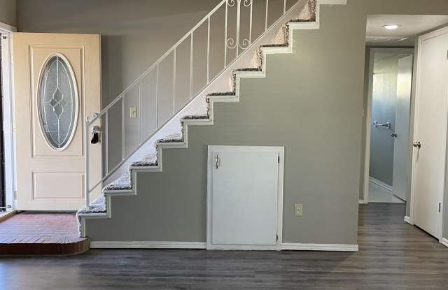 1620 Cherry Stone Street Gallery 4