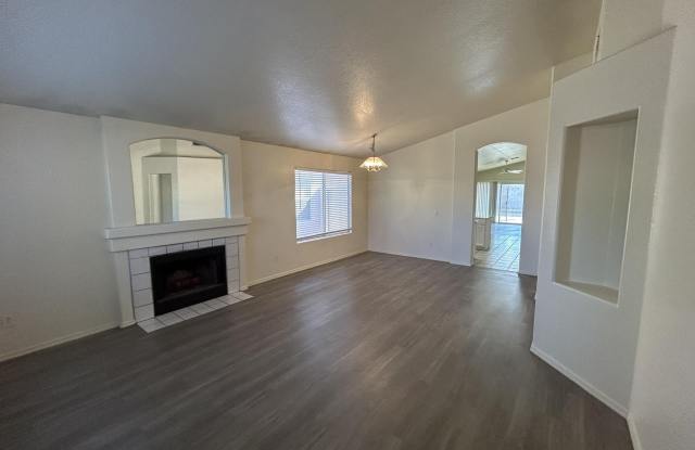 51 N DEL PUEBLO Place Gallery 4